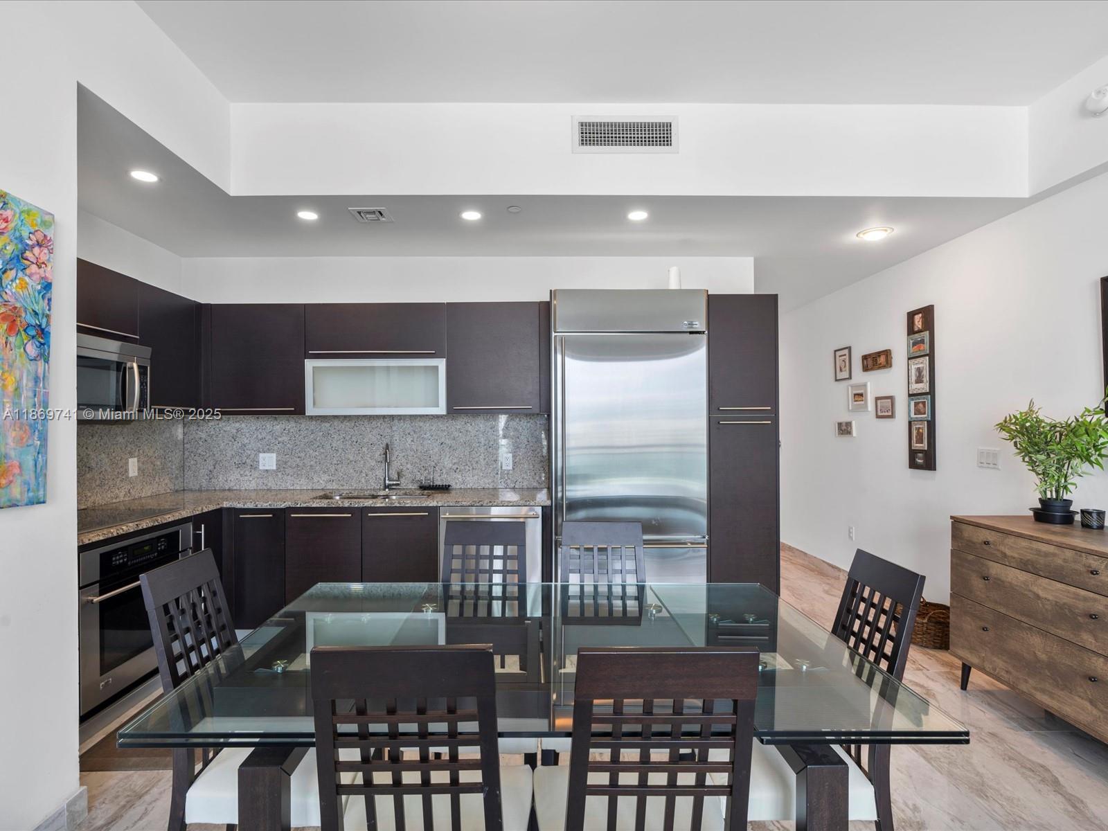 950 Brickell Bay Dr. 5206