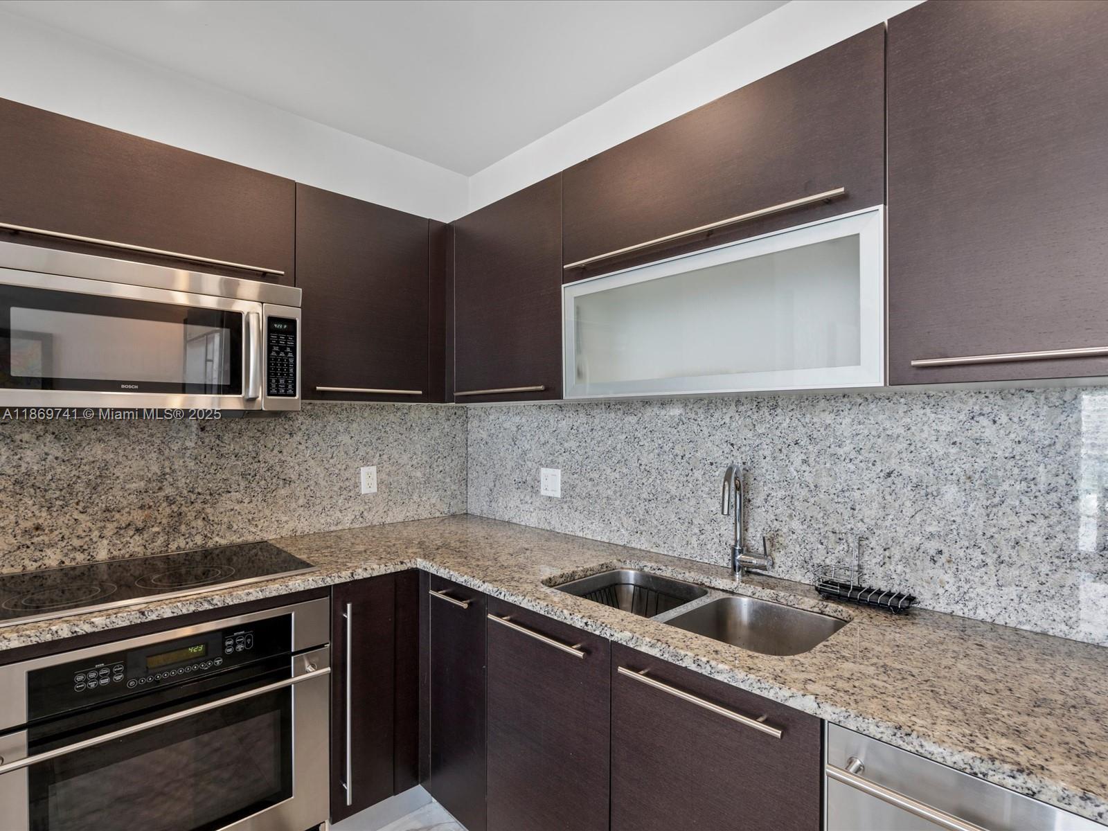 950 Brickell Bay Dr. 5206