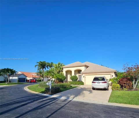 2540 Egret Lake Dr Green Acres FL 33413