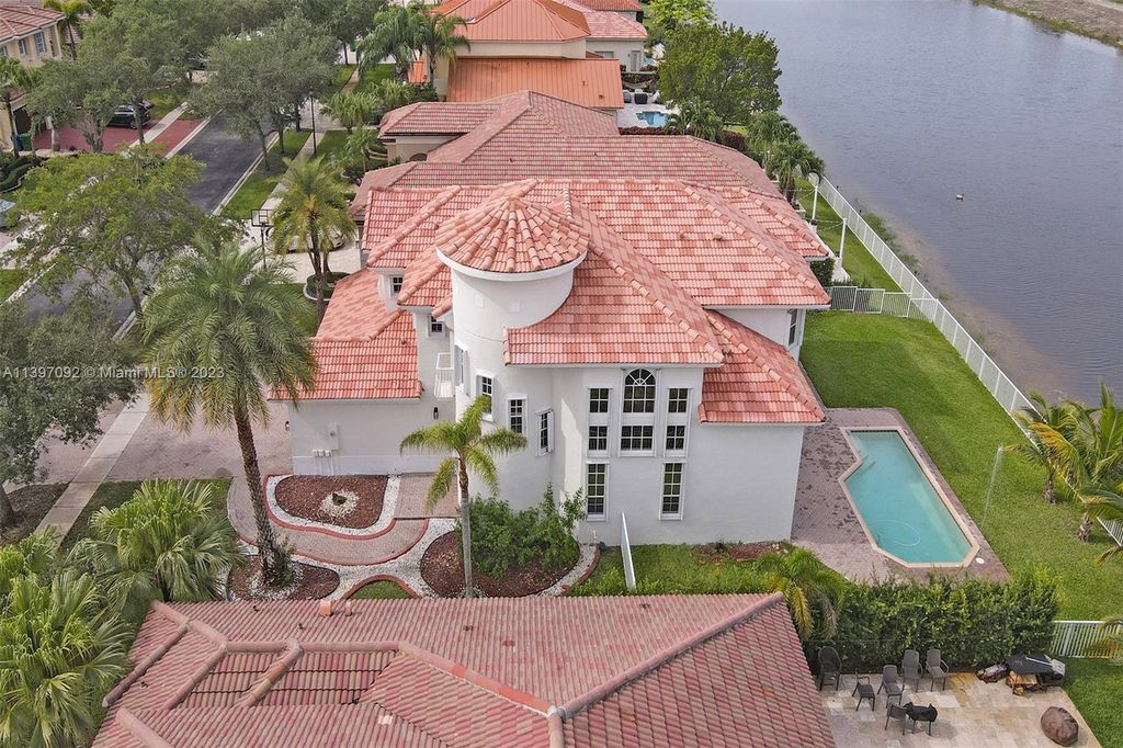 Photo of 3520 SW 195th Ave, Miramar, FL 33029 (MLS # A11397092)