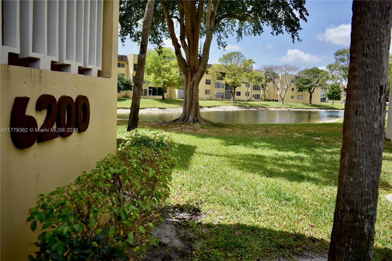 Rental Property at 6200 Nw 62nd St 108, Tamarac, Broward County, Florida - Bedrooms: 1 
Bathrooms: 1  - $1,450 MO.