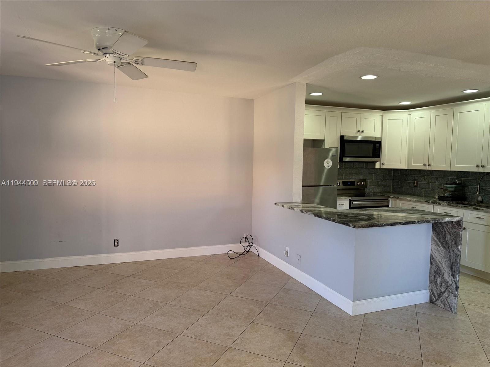 KINGS POINT SAXONY CONDOS - Residential