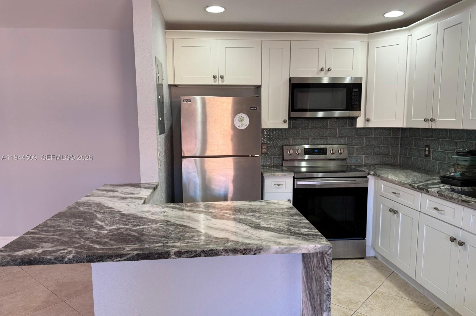 KINGS POINT SAXONY CONDOS - Residential