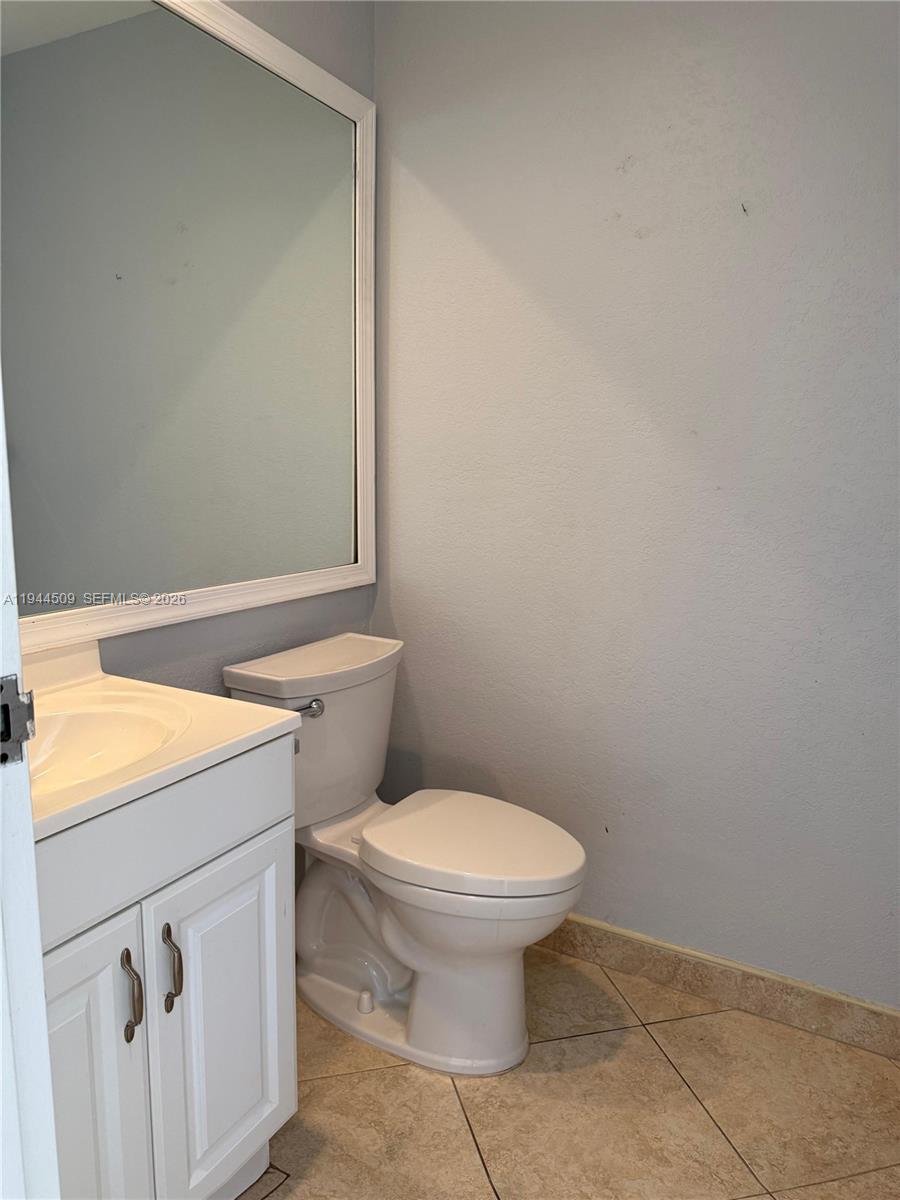 KINGS POINT SAXONY CONDOS - Residential