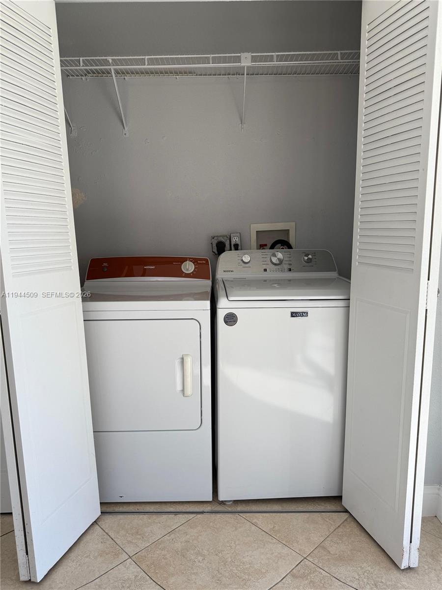 KINGS POINT SAXONY CONDOS - Residential