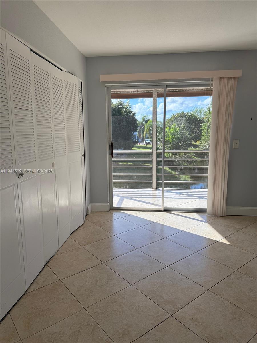 KINGS POINT SAXONY CONDOS - Residential