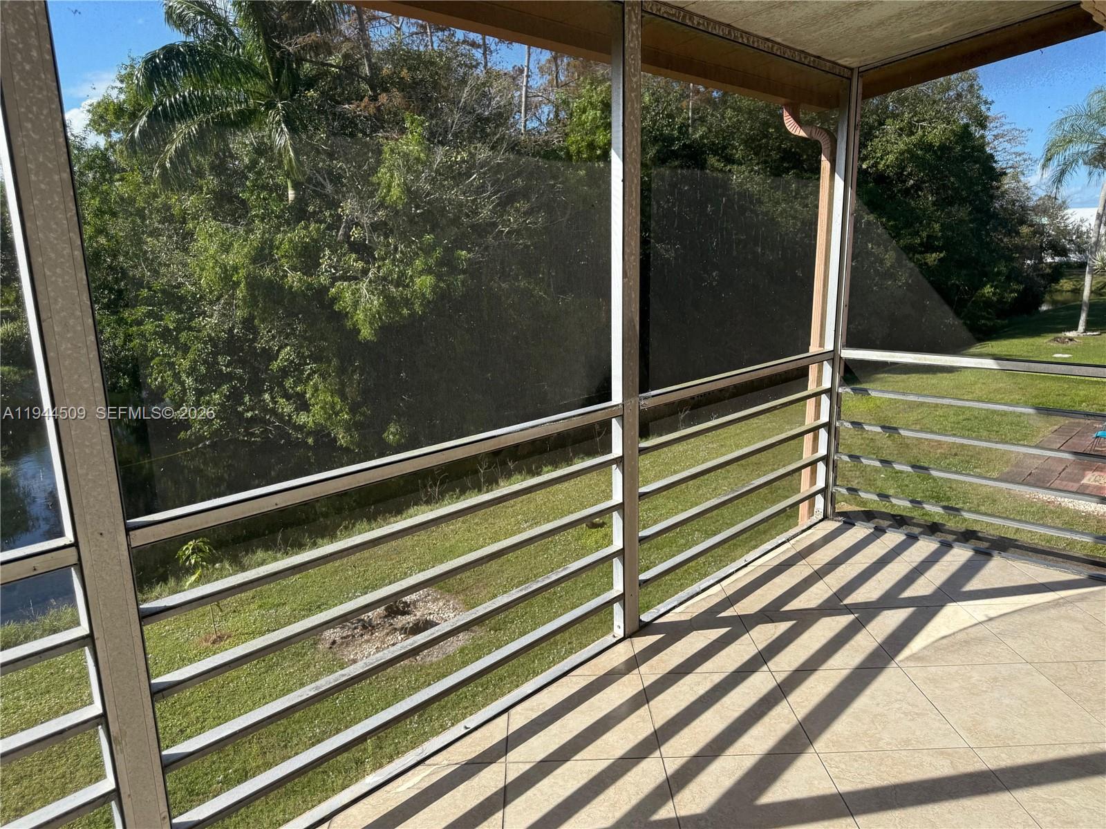 KINGS POINT SAXONY CONDOS - Residential