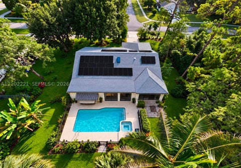 Photo of 172 Wild Pine Rd, Wellington, FL 33414 (MLS # A12102221)