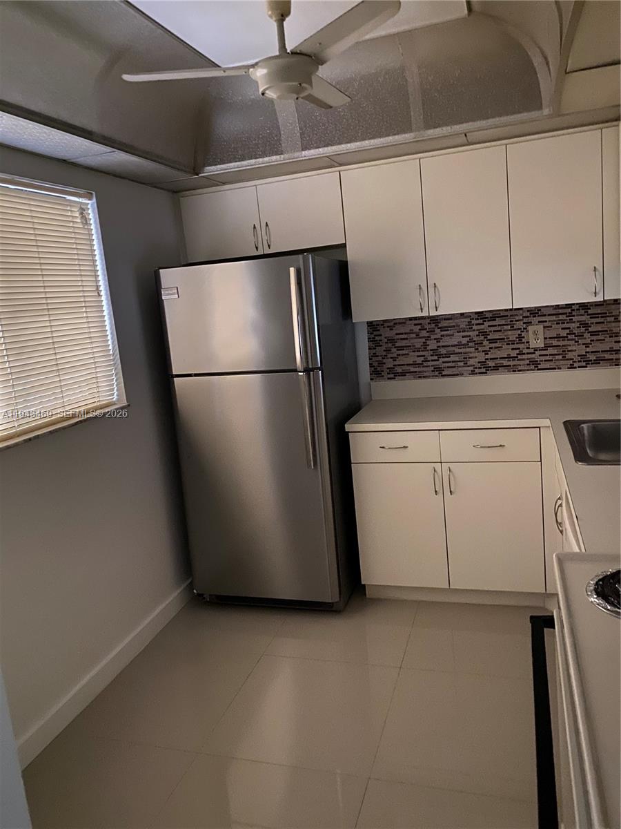 THE HORIZONS CONDO #4 - Residential Lease