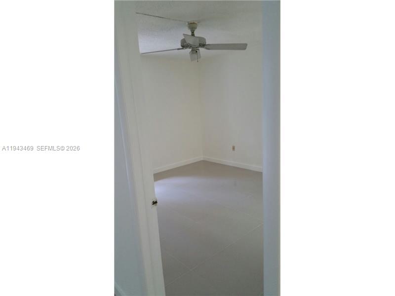 THE HORIZONS CONDO #4 - Residential Lease