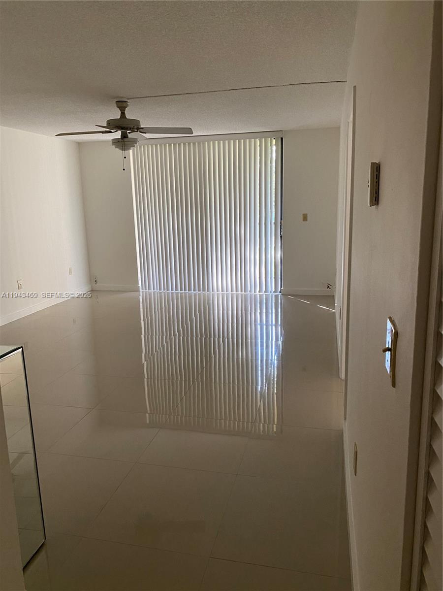 THE HORIZONS CONDO #4 - Residential Lease