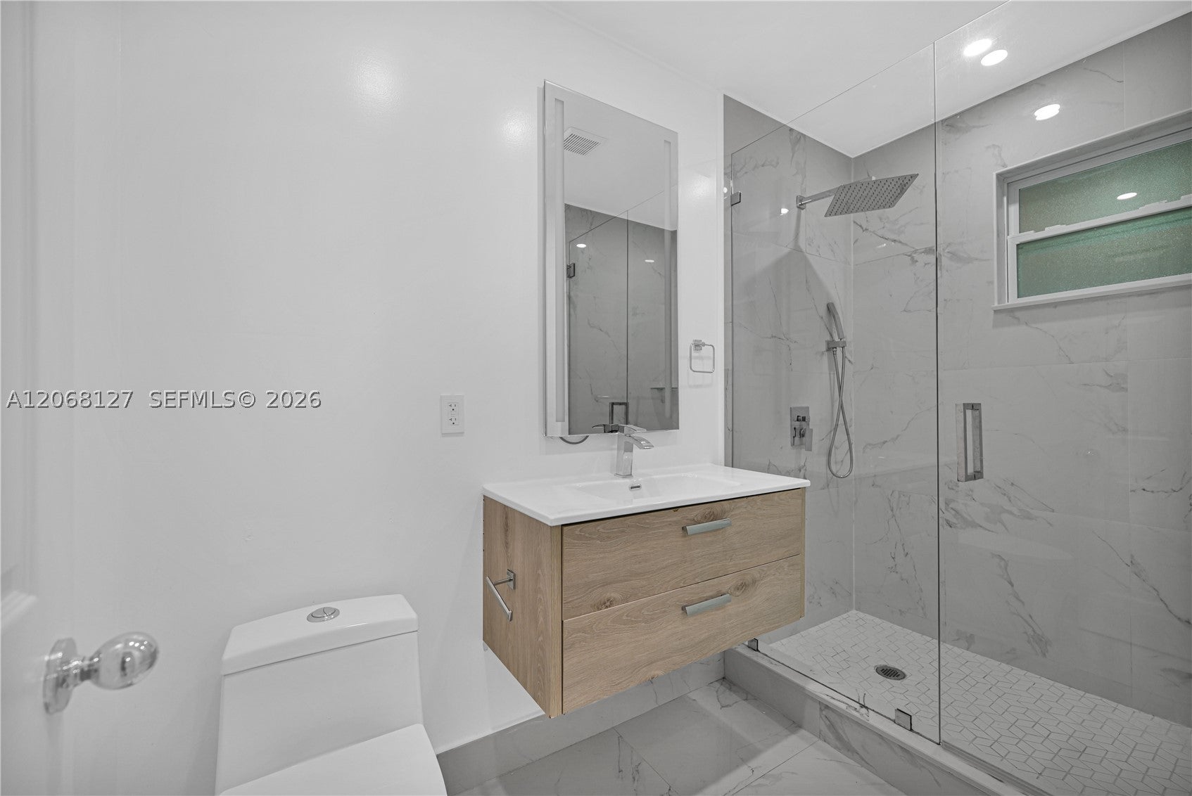 451 E 37st