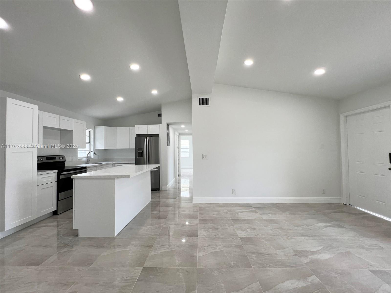 1016 SW 22nd Ter