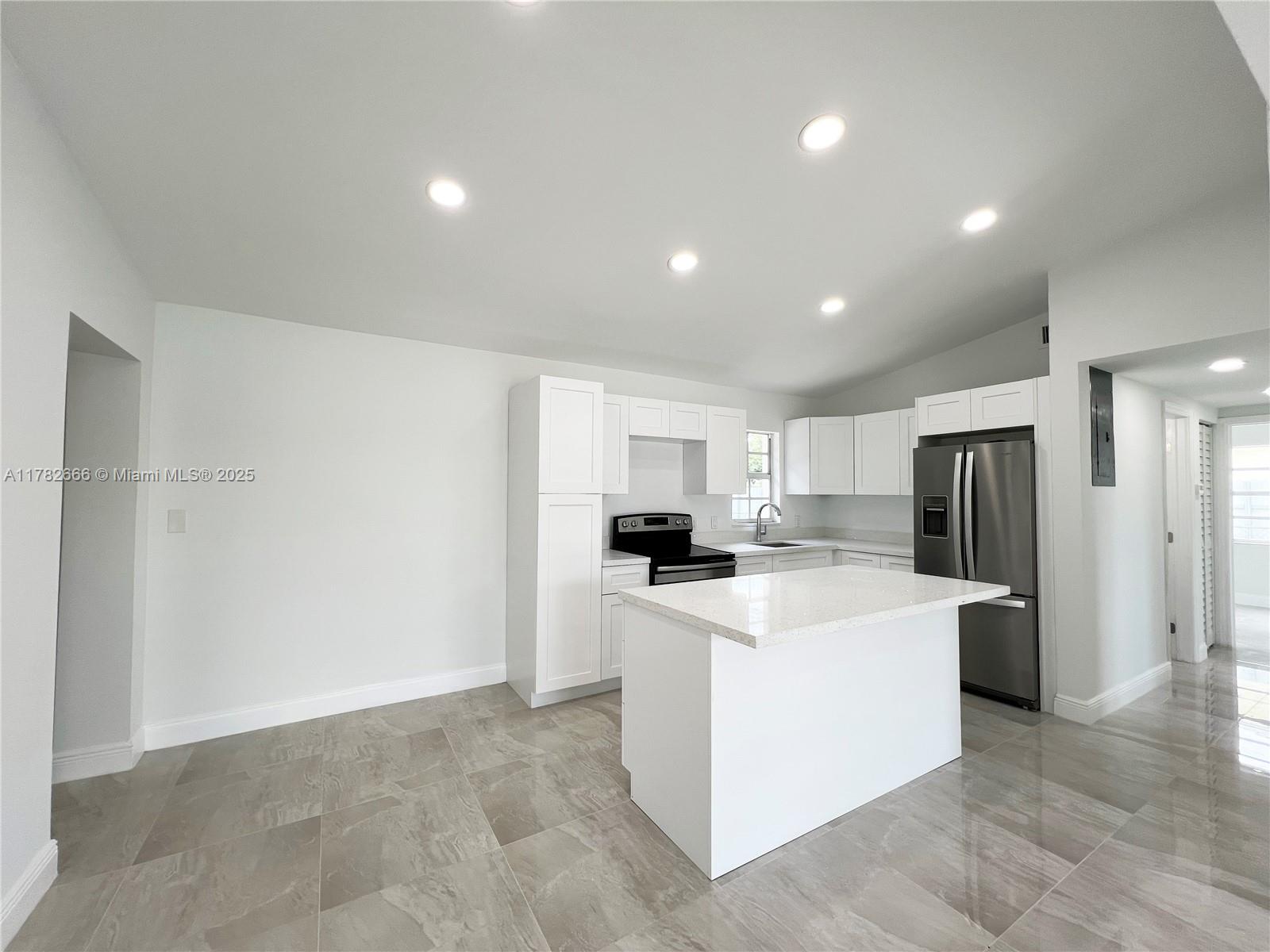 1016 SW 22nd Ter