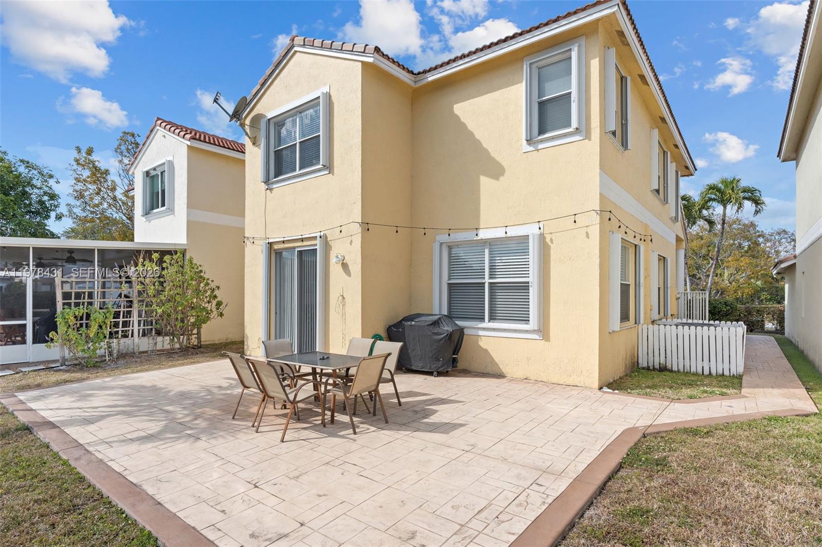 OAKWOOD - Residential