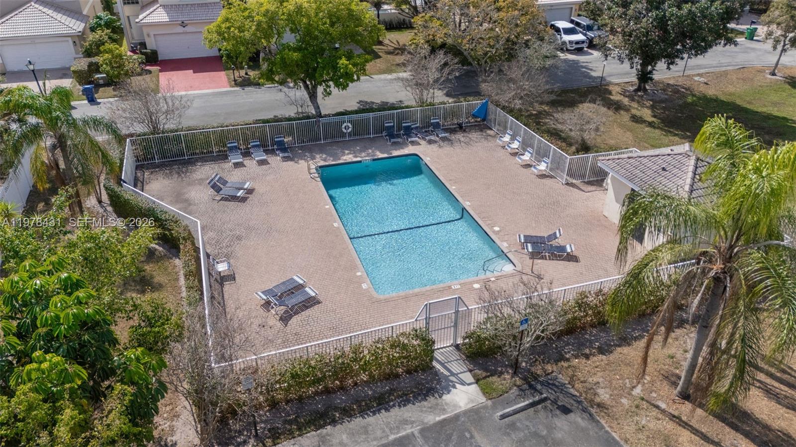 OAKWOOD - Residential