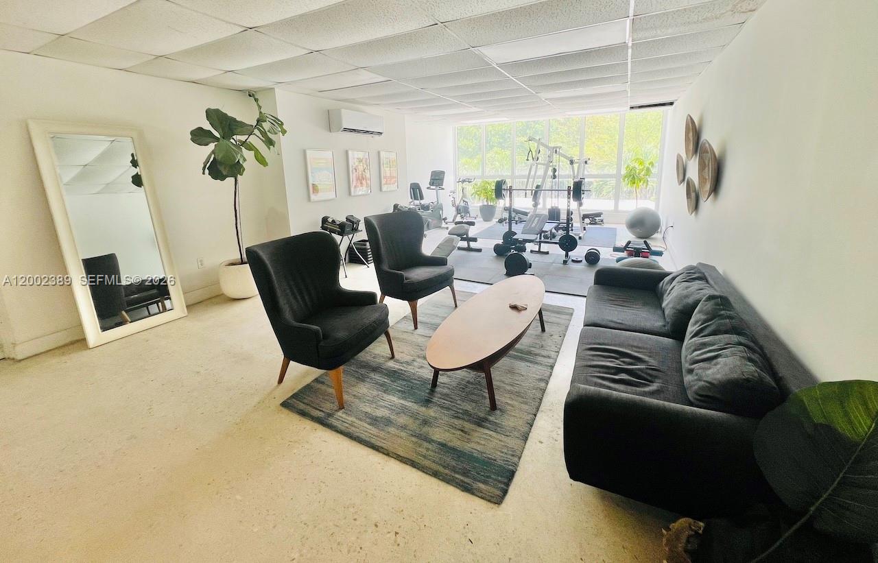 1750 JAMES APARTMENTS CON - Residential Lease