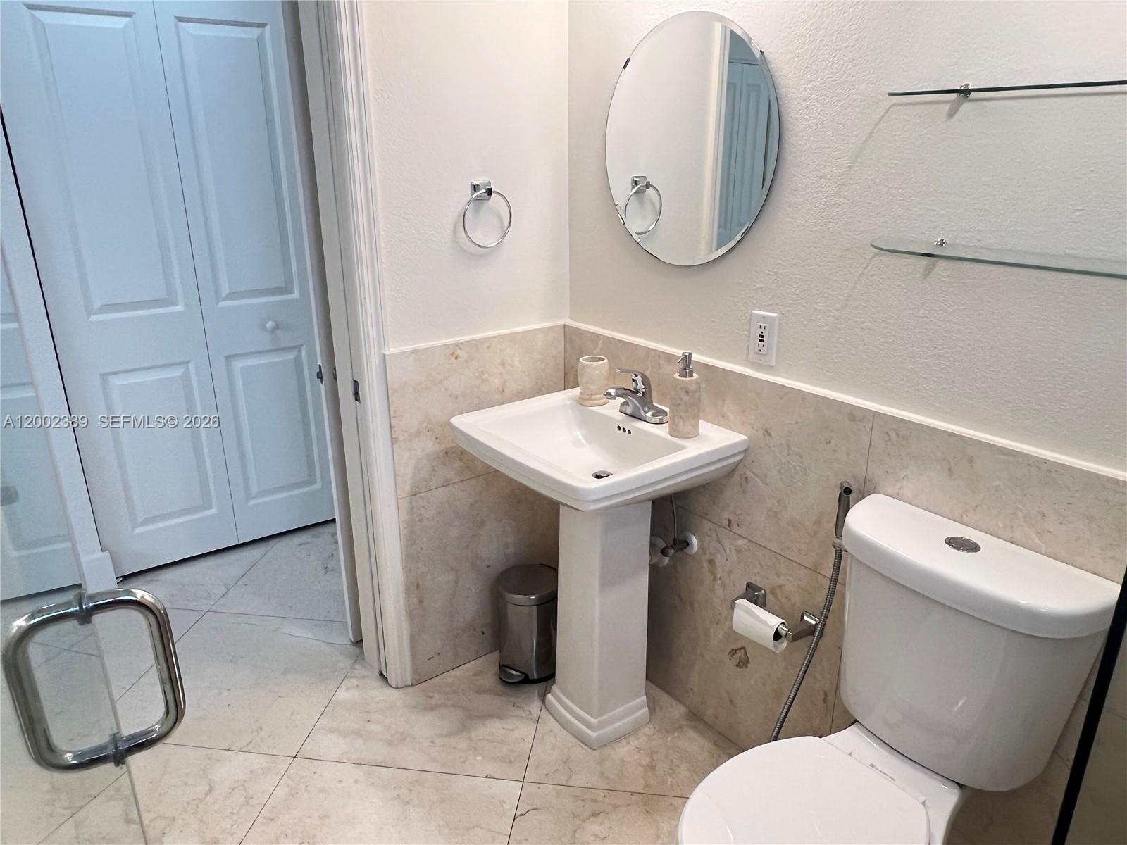 1750 JAMES APARTMENTS CON - Residential Lease