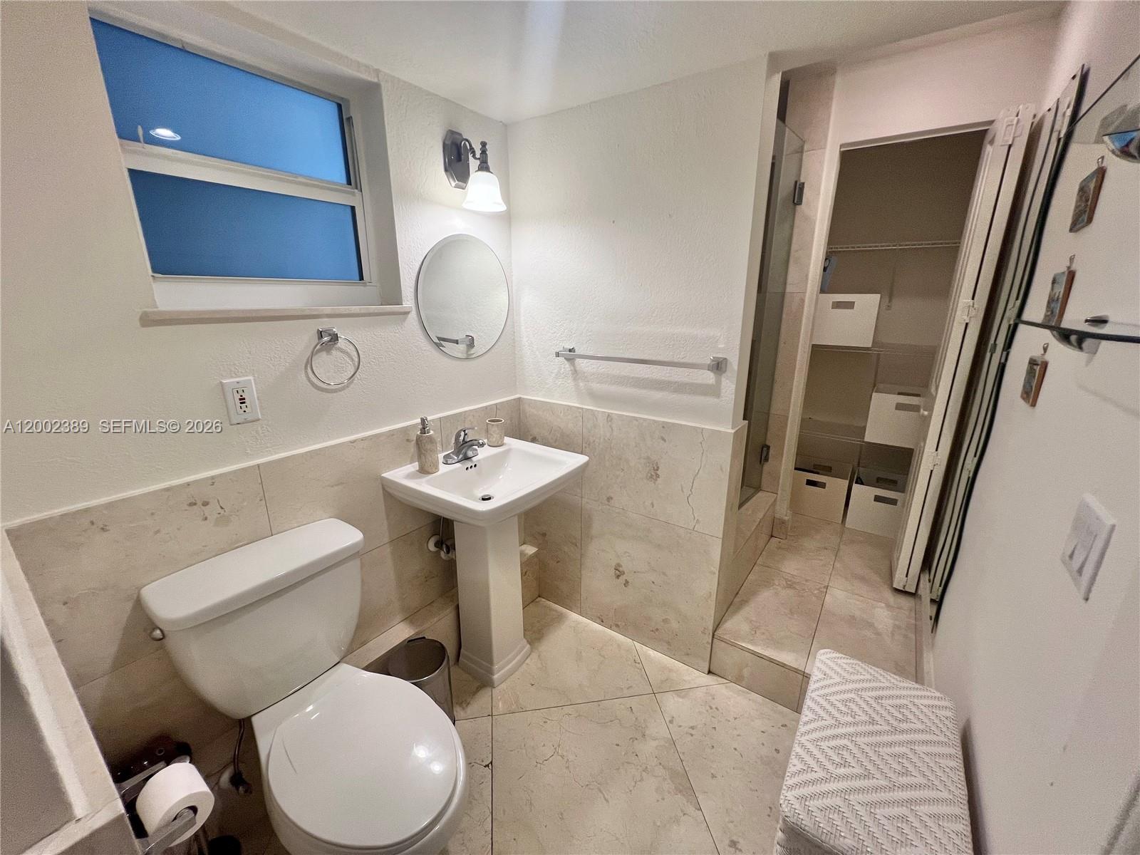 1750 JAMES APARTMENTS CON - Residential Lease