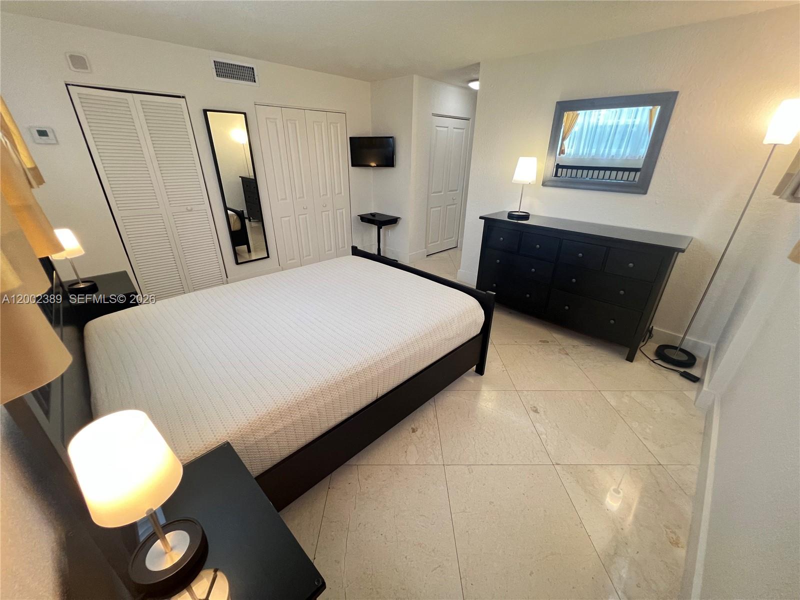 1750 JAMES APARTMENTS CON - Residential Lease