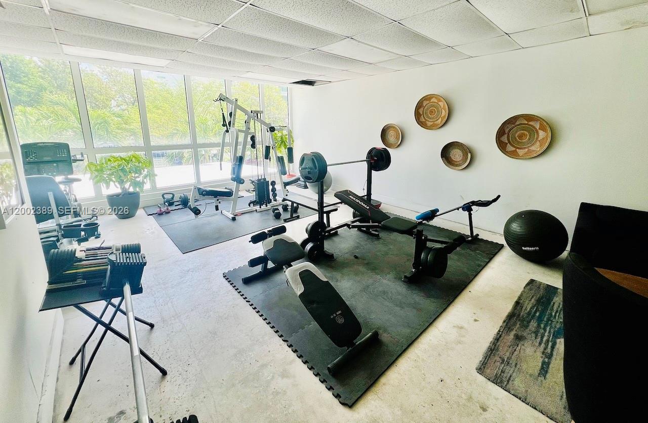 1750 JAMES APARTMENTS CON - Residential Lease