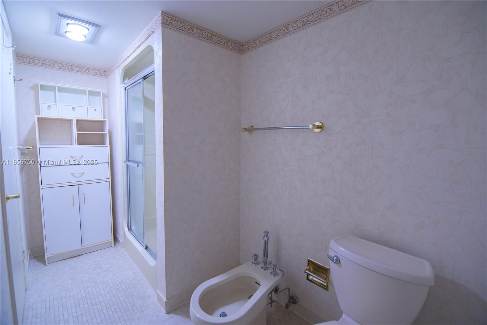 ANCHOR BAY CLUB CONDO - Residential Lease