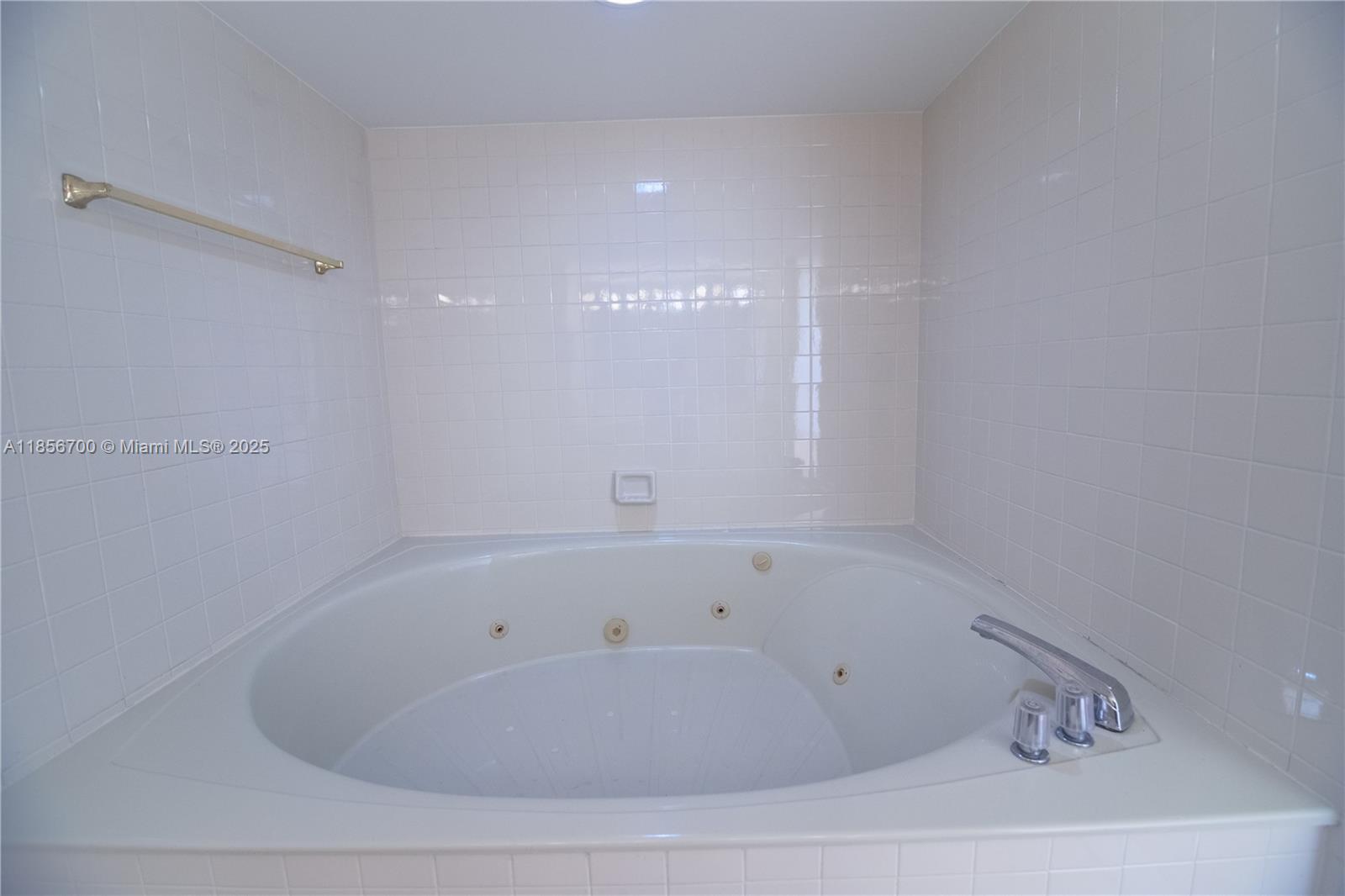 ANCHOR BAY CLUB CONDO - Residential Lease