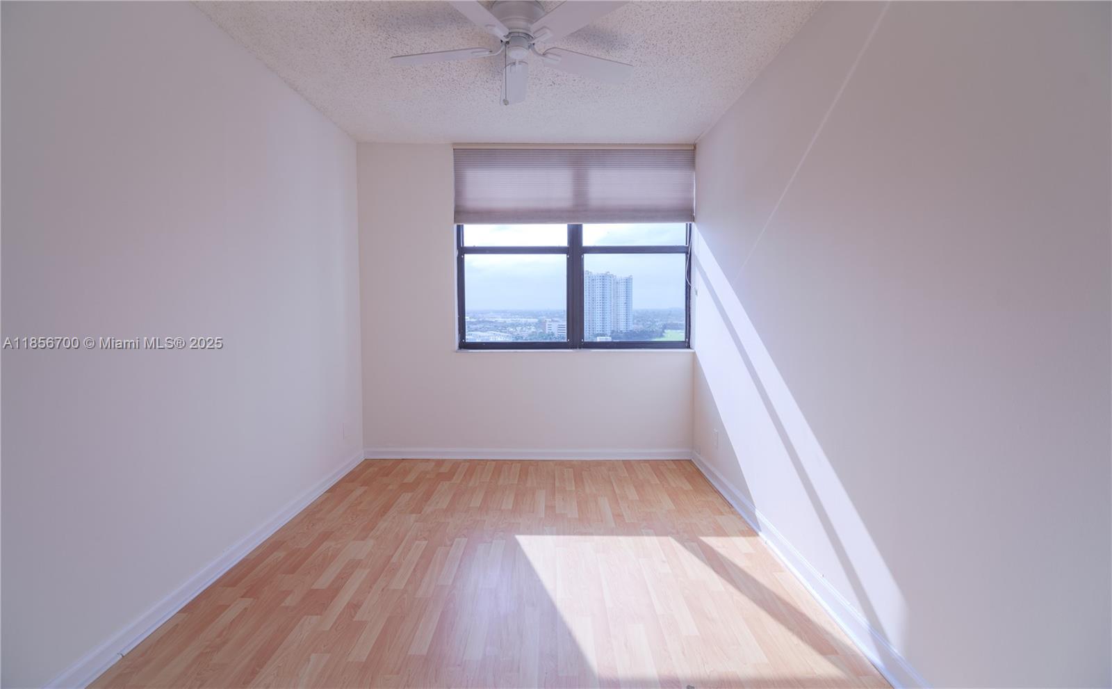 ANCHOR BAY CLUB CONDO - Residential Lease