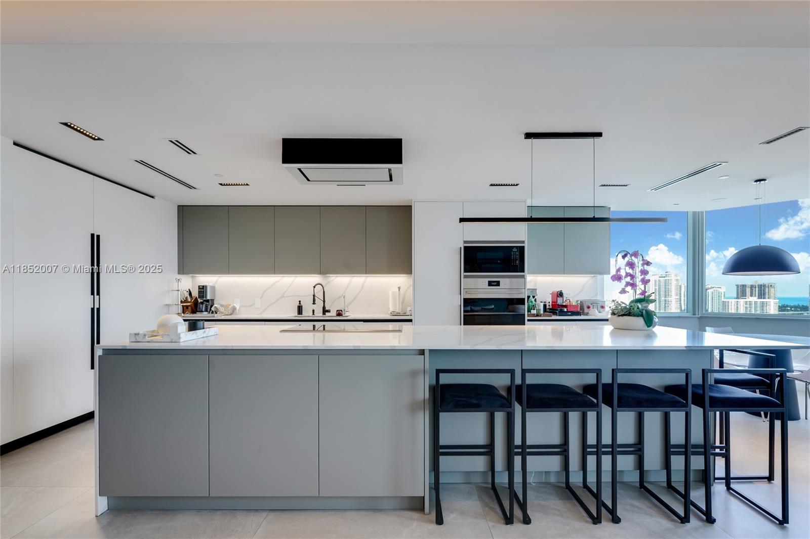 THE PENINSULA CONDO - Residential