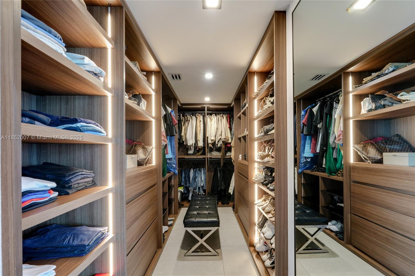 THE PENINSULA CONDO - Residential