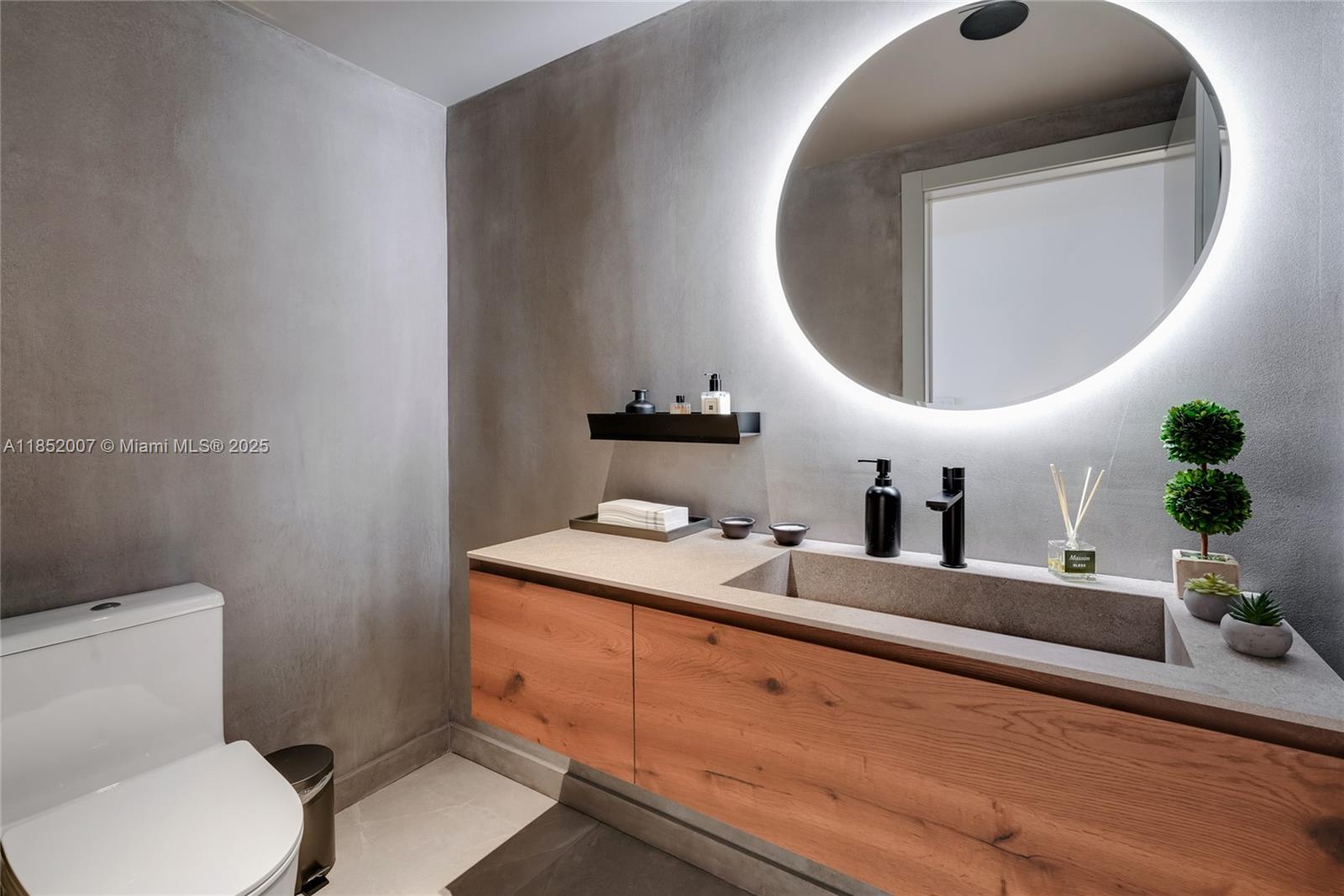 THE PENINSULA CONDO - Residential