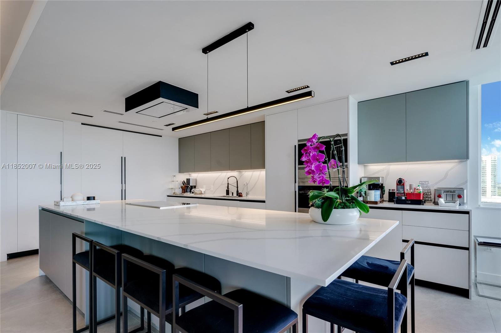 THE PENINSULA CONDO - Residential