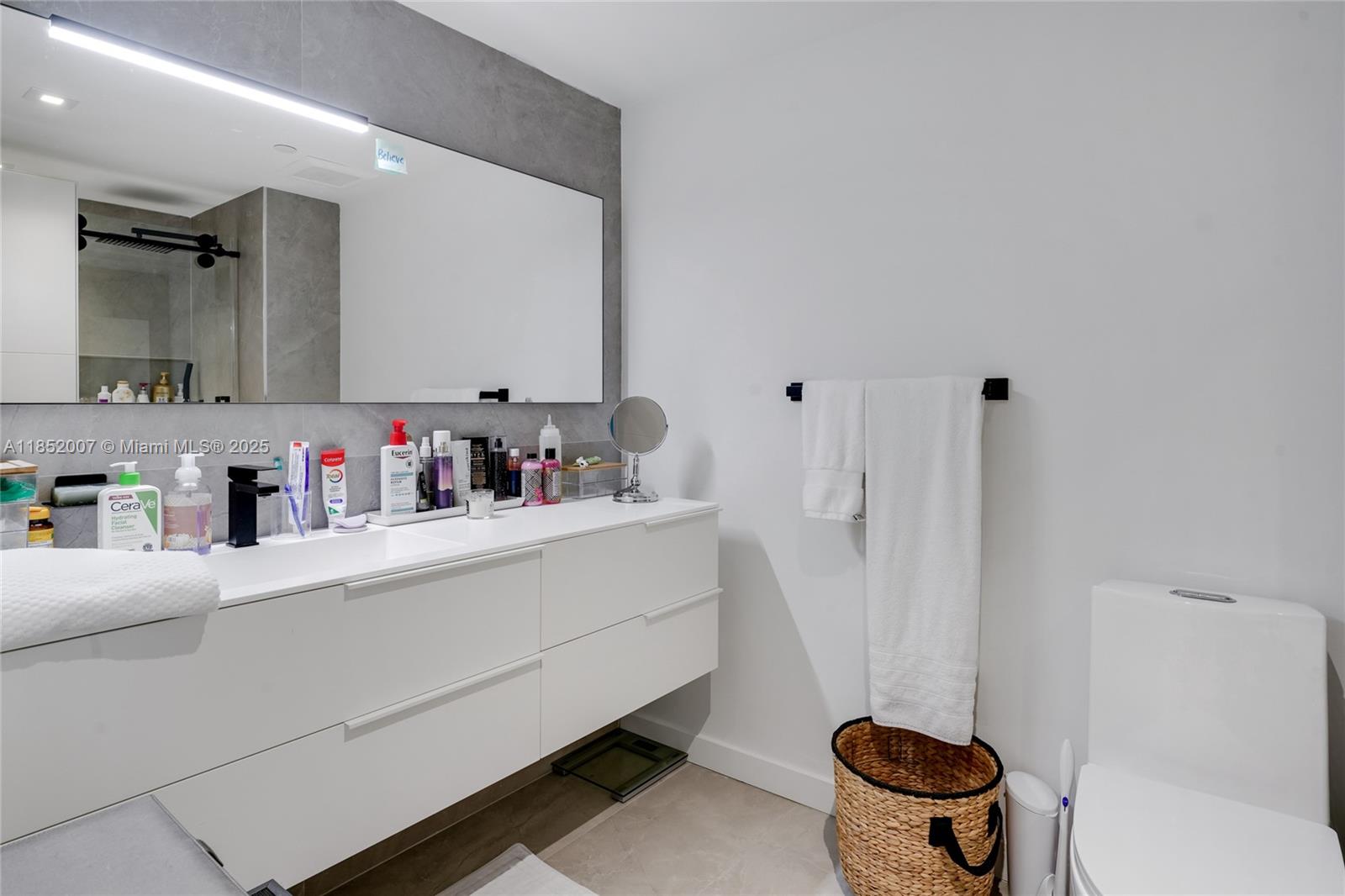 THE PENINSULA CONDO - Residential