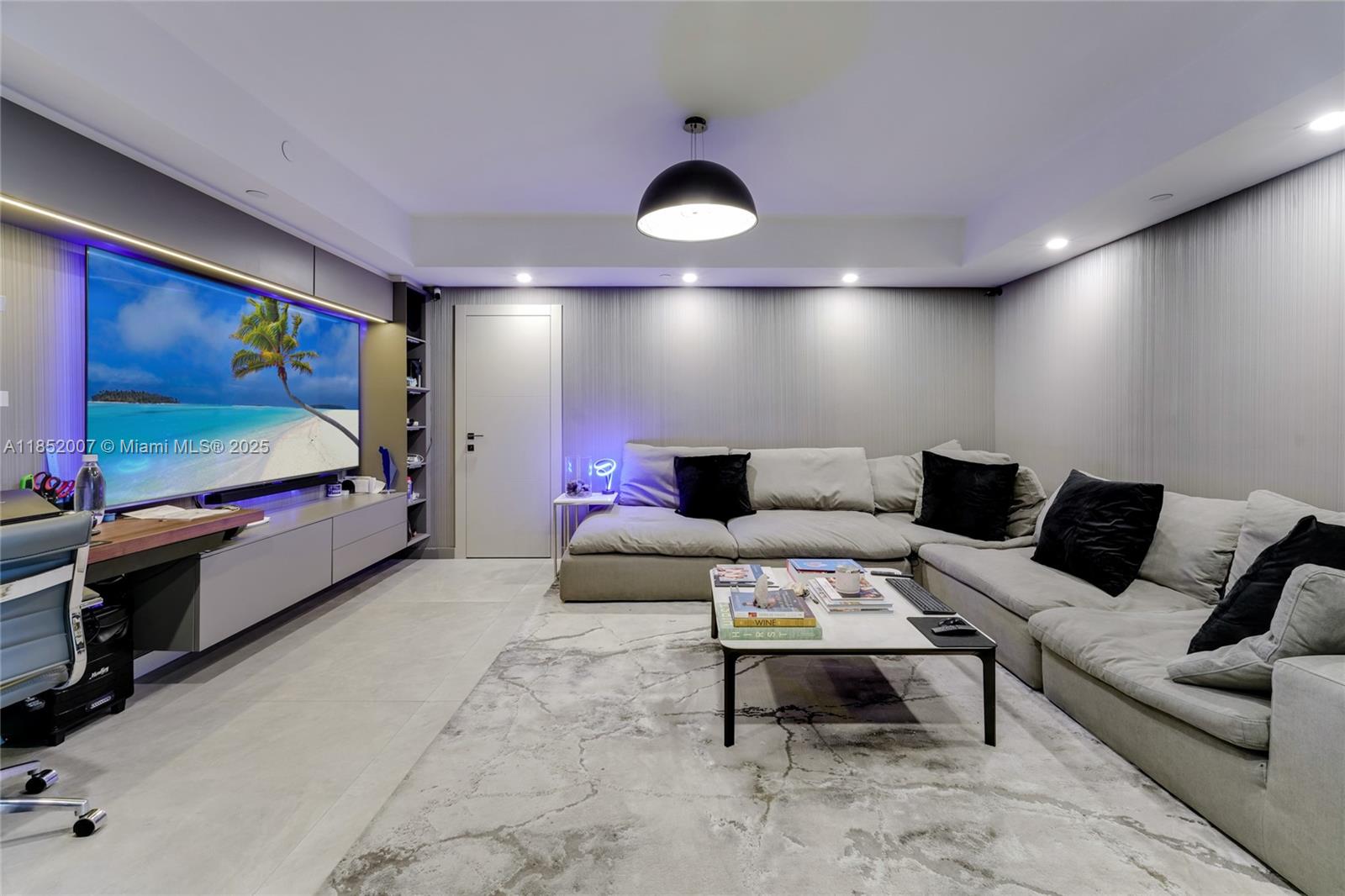 THE PENINSULA CONDO - Residential