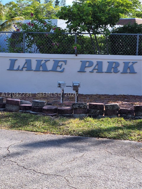 Photo of 942 NE 199th St #4G, Miami, FL 33179 (MLS # A12042231)