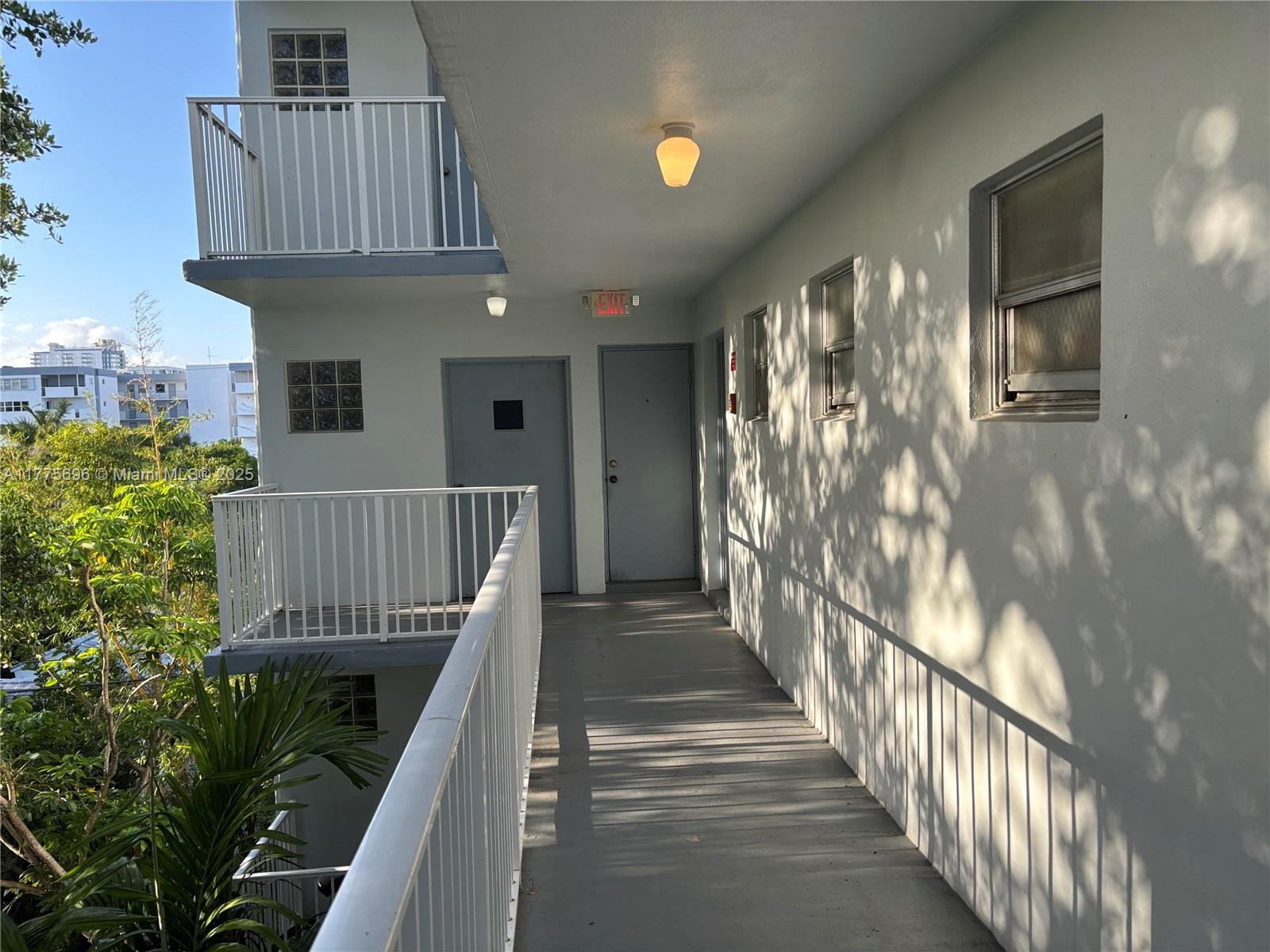 Property for Sale at 1701 Washington St 404, Hollywood, Broward County, Florida - Bedrooms: 1 
Bathrooms: 2  - $174,900