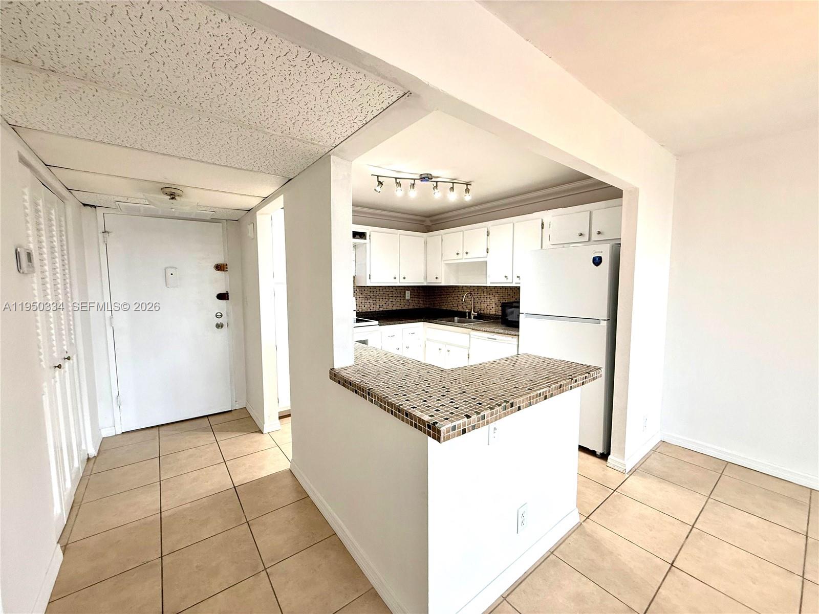 WATERGATE CONDOMINIUM NO - Residential