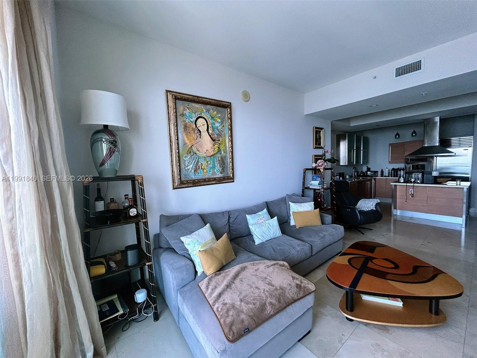 218 SE 14th St TS303