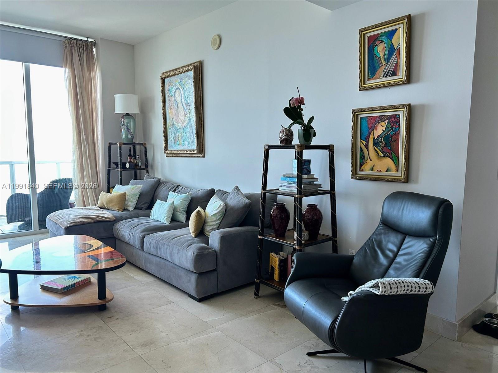 218 SE 14th St TS303