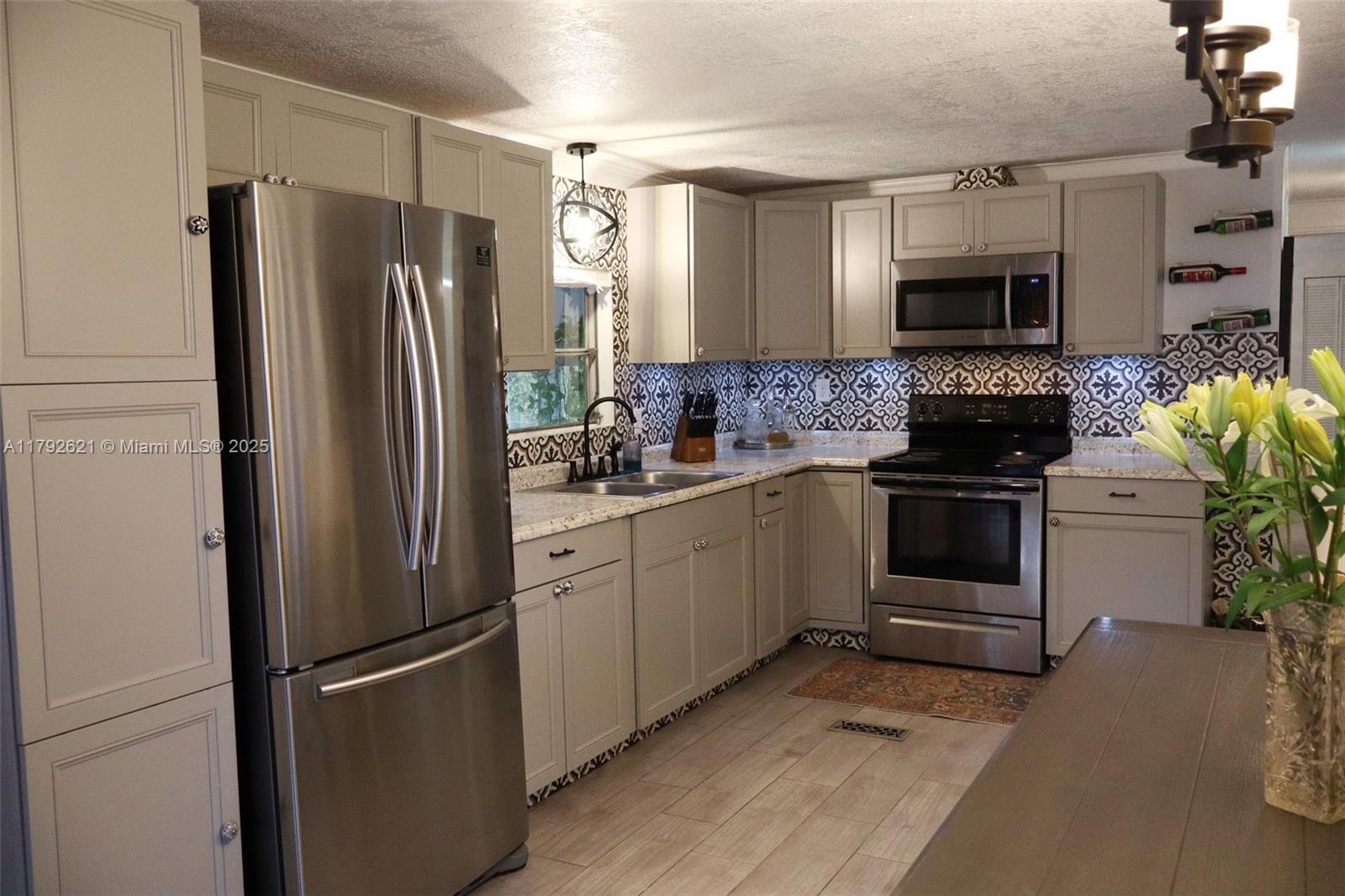 JAMAICA BAY MOBILE HOME C - Residential