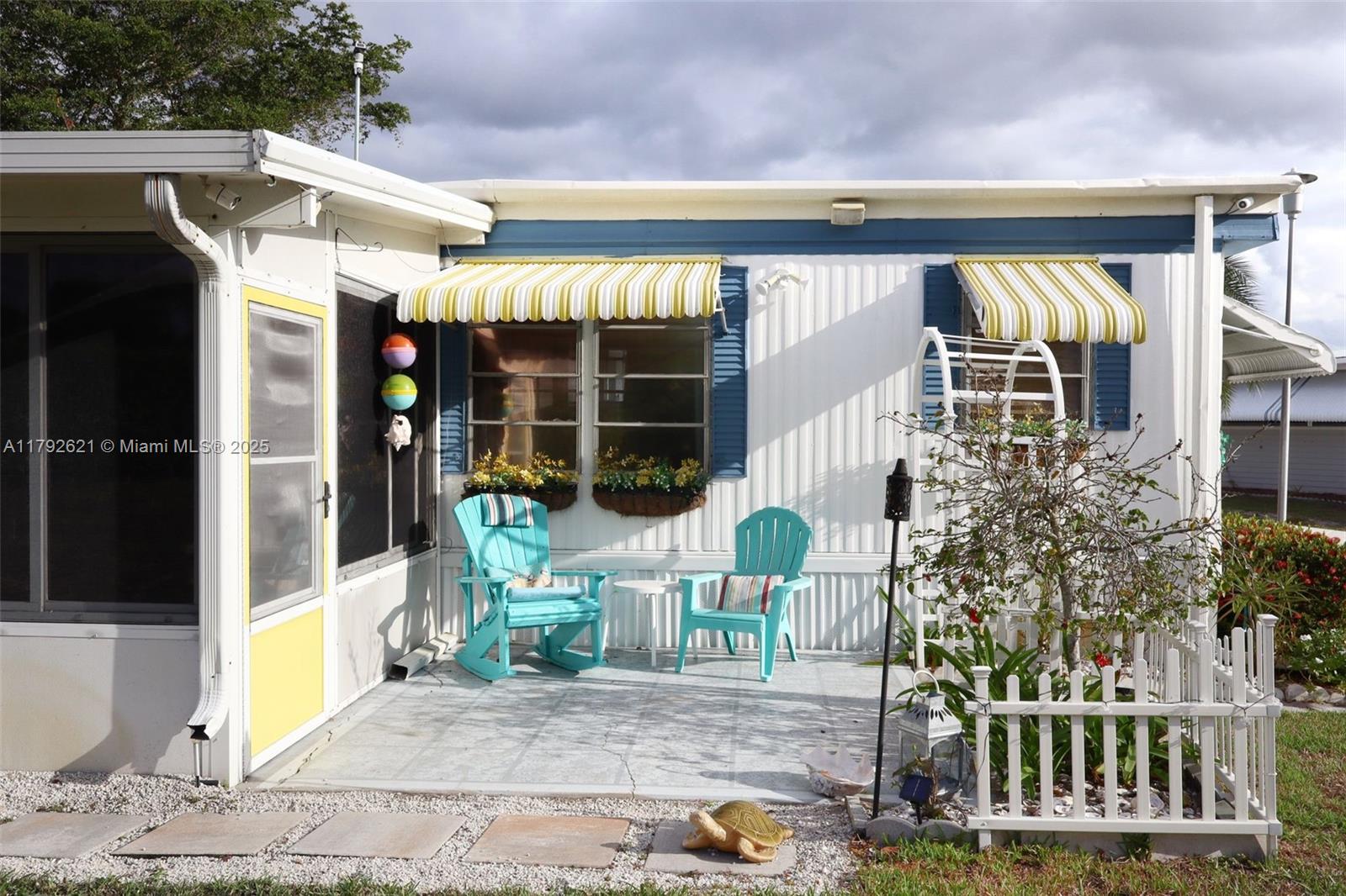 JAMAICA BAY MOBILE HOME C - Residential