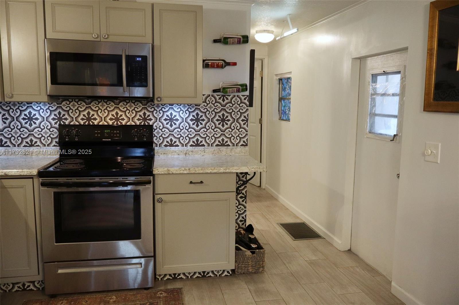 JAMAICA BAY MOBILE HOME C - Residential