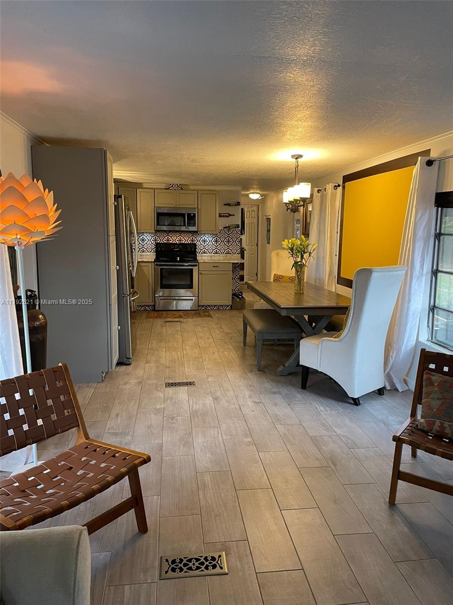 JAMAICA BAY MOBILE HOME C - Residential