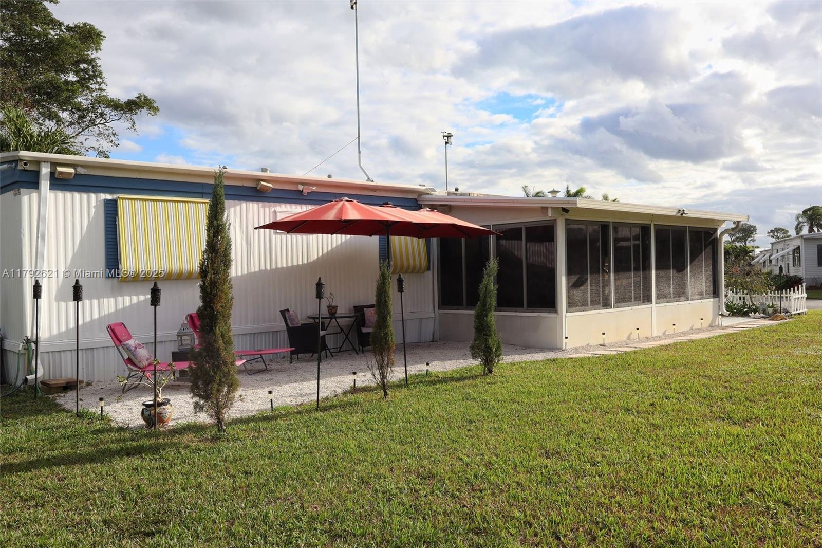 JAMAICA BAY MOBILE HOME C - Residential