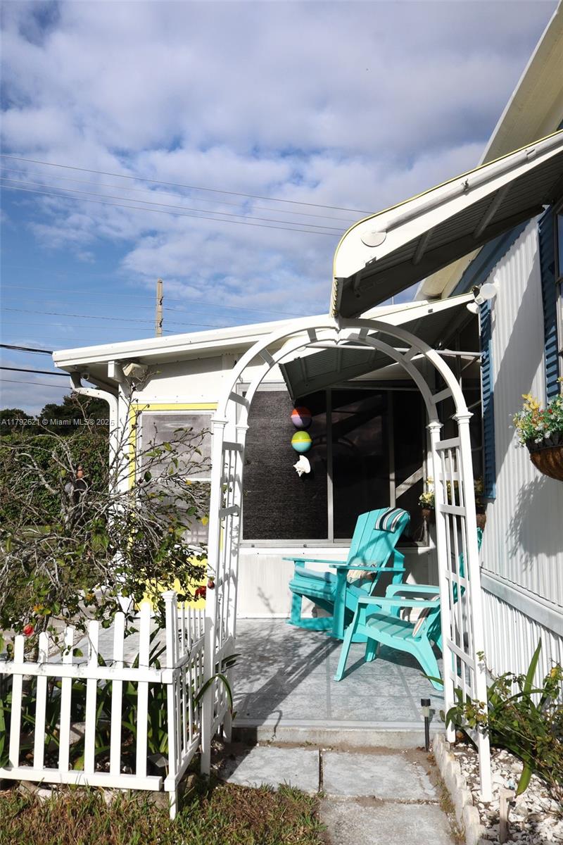 JAMAICA BAY MOBILE HOME C - Residential