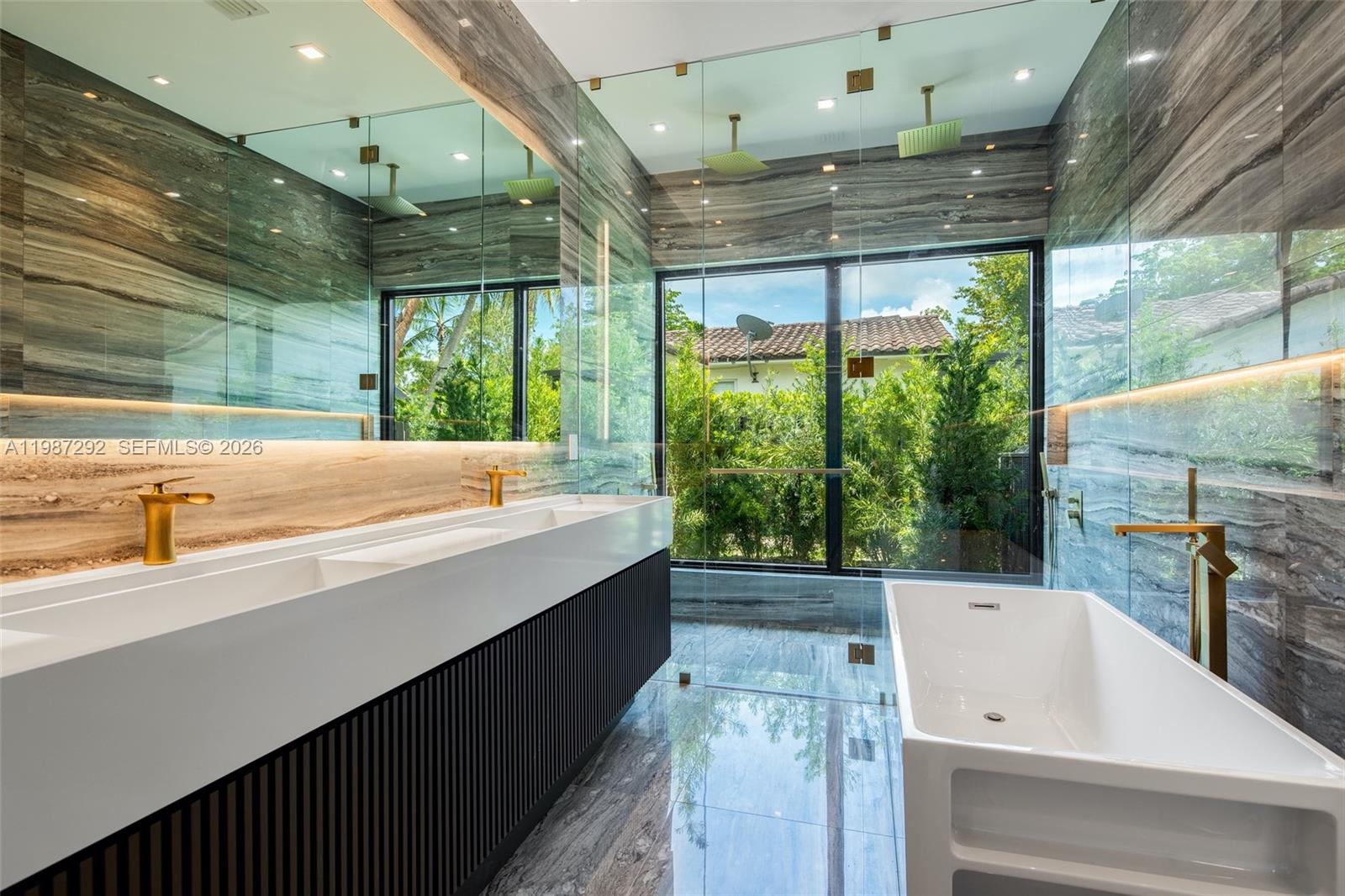 CUTLER BAY ESTATES - Residential