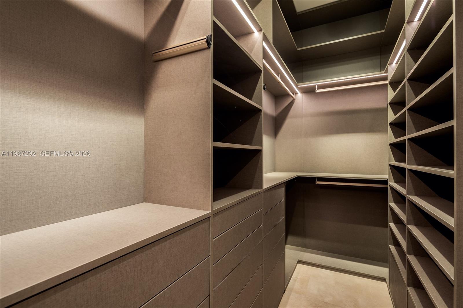 CUTLER BAY ESTATES - Residential