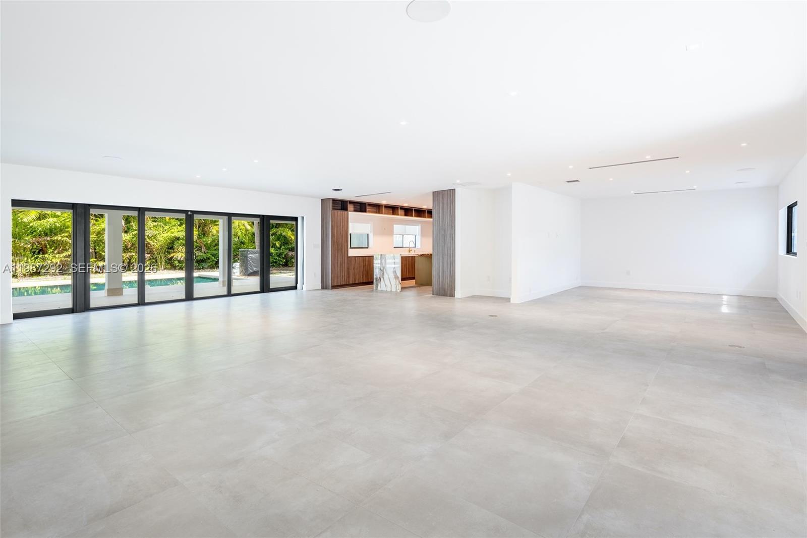 CUTLER BAY ESTATES - Residential