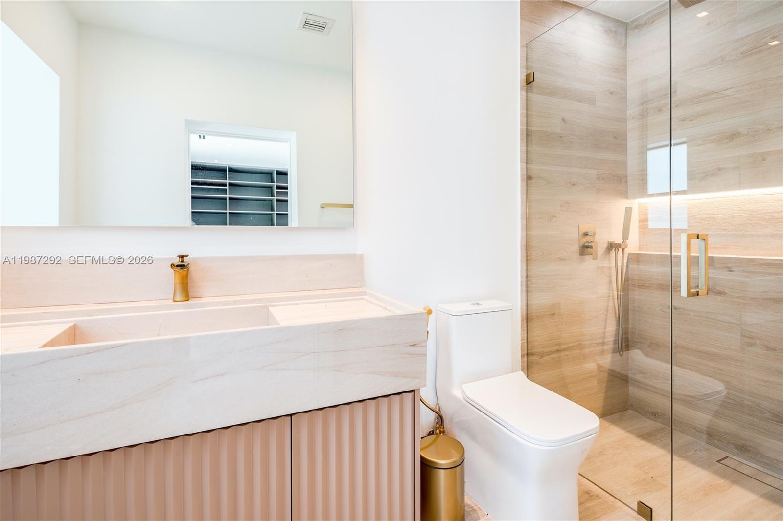 CUTLER BAY ESTATES - Residential