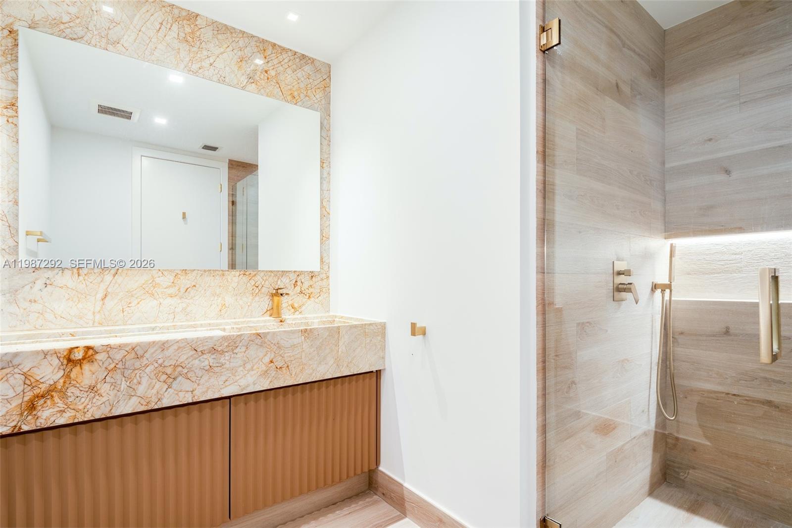 CUTLER BAY ESTATES - Residential